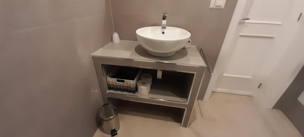 Casa Vacanze Laura S/C レッチェ エクステリア 写真