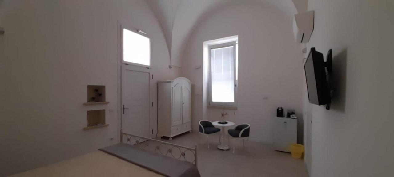 Casa Vacanze Laura S/C レッチェ エクステリア 写真